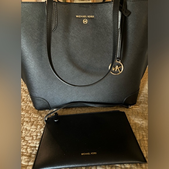 Michael Kors leather handbag - Picture 4 of 7